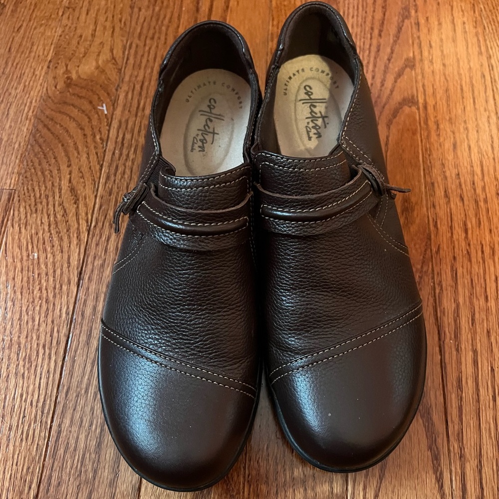 Casual shoes. Great for walking.